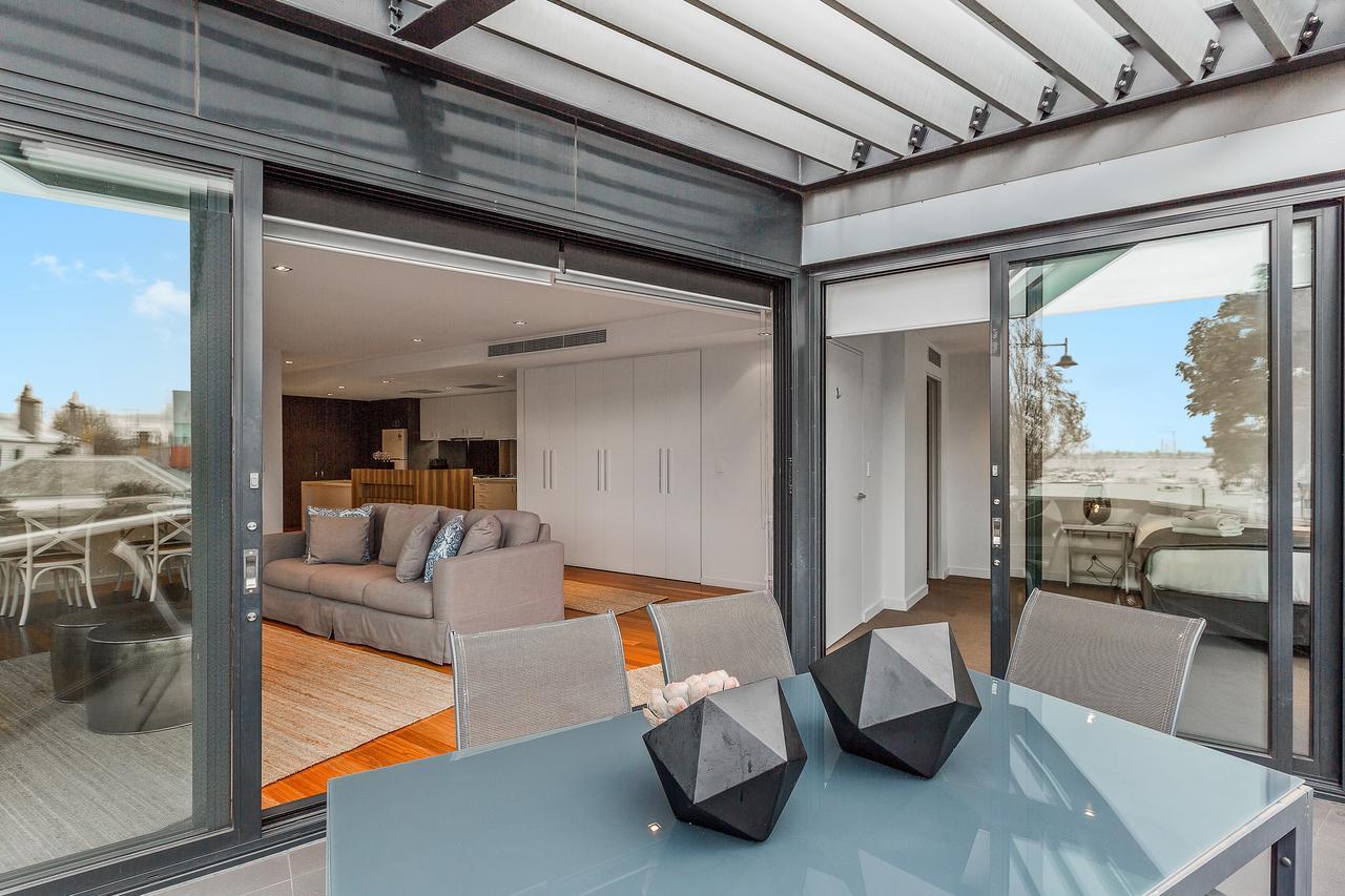 Melbourne Holiday Apartments Williamstown Exterior photo
